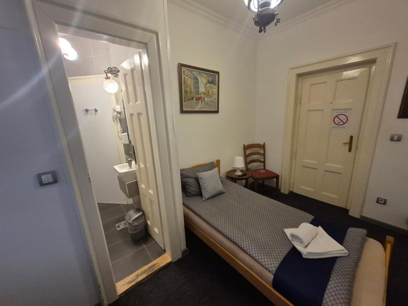 Authentic Belgrade Centre Hostel - Only Private Rooms Exterior foto